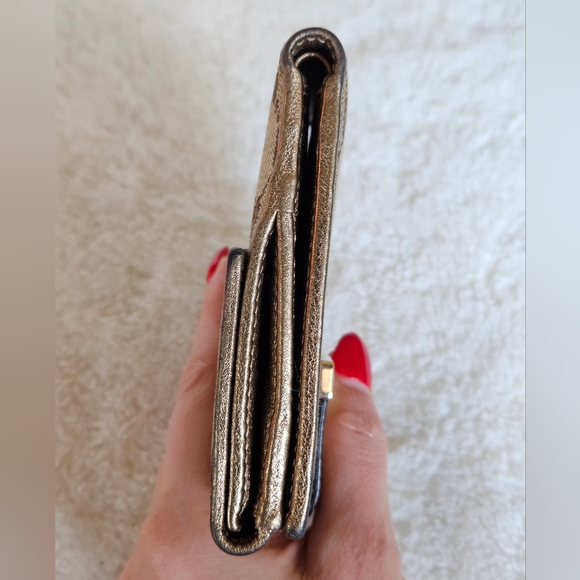 GUCCI Wallet - Metallic Gold with Monogram GG Canvas *EUC* - Picture 9 of 10